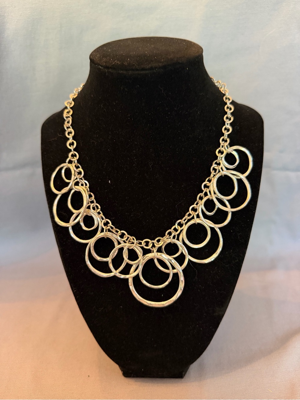 Vintage Silver Tone Interlocking Multi-Circle Statement Necklace - Boho Chic